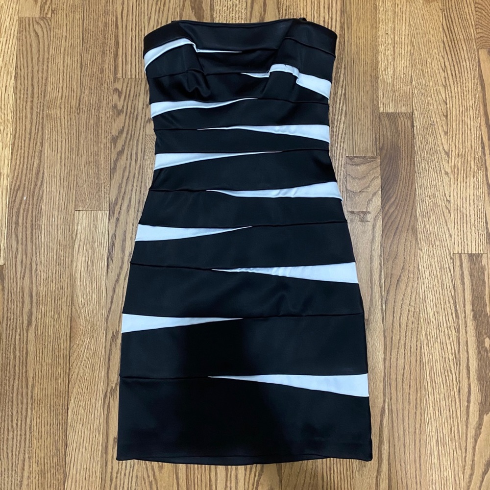 Black and white strapless dress